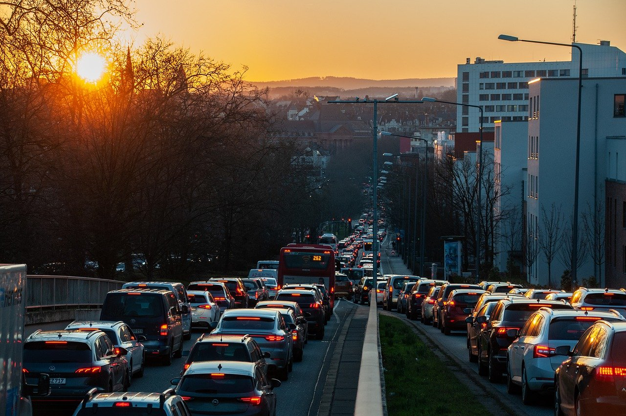 Jak przygotować samochód do długiej trasy?